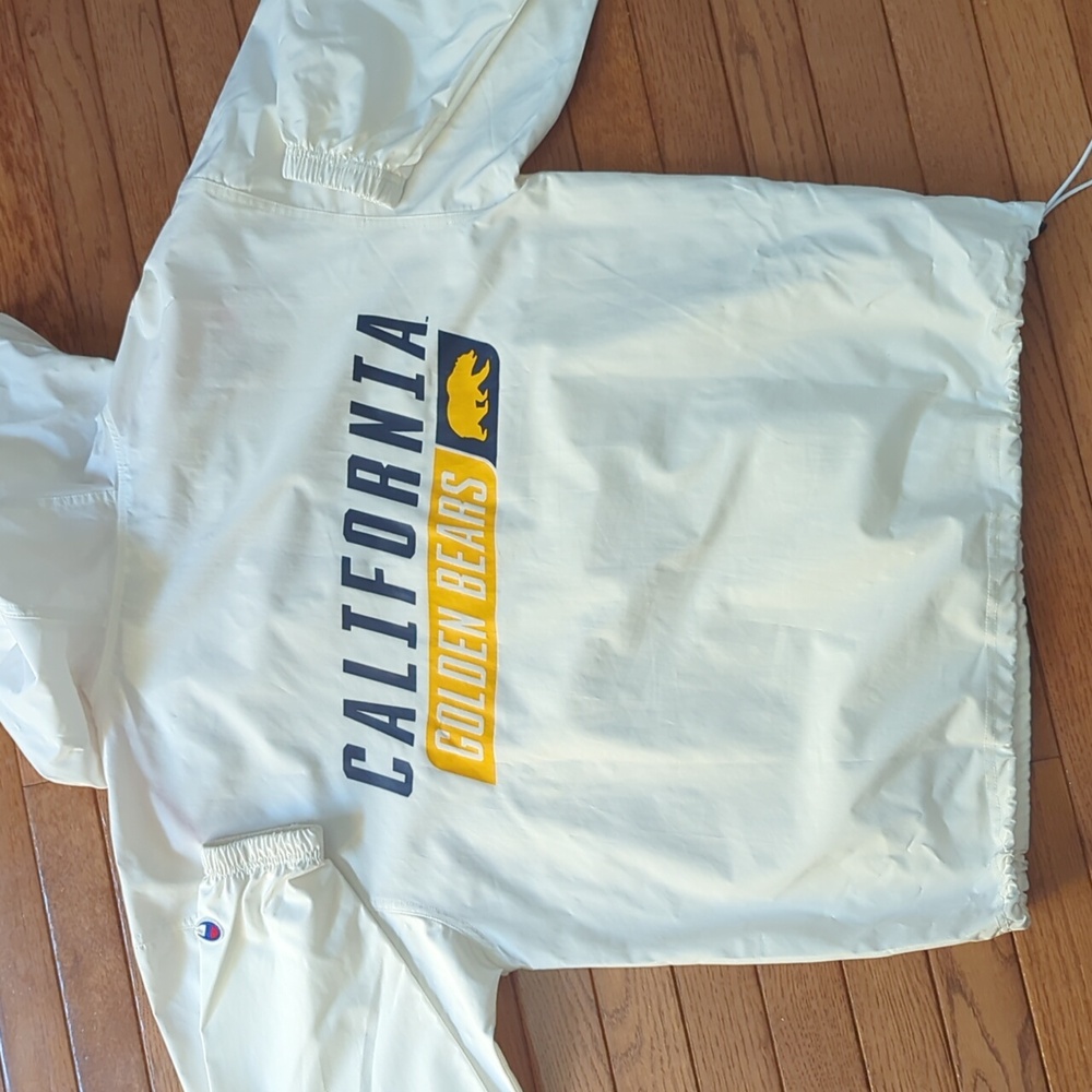 UC Berkeley Golden Bears Pack n Go Windbreaker/Golf Jacket (Very Good Condition)